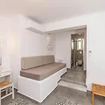 Otel Peristeronas Village