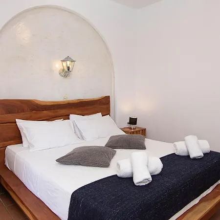 Peristeronas Village 3*