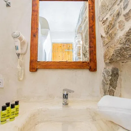 Ξενοδοχείο Peristeronas Village