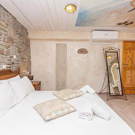 Peristeronas Village 3* Klouvas