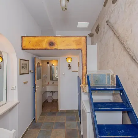 Peristeronas Village 3*