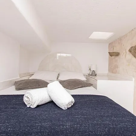 Peristeronas Village 3*