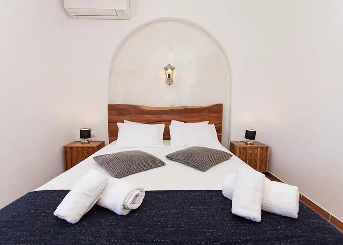 Peristeronas Village Hotel