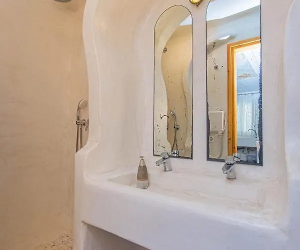 Peristeronas Village Klouvas