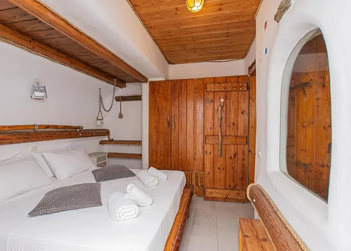 Peristeronas Village 3* Klouvas