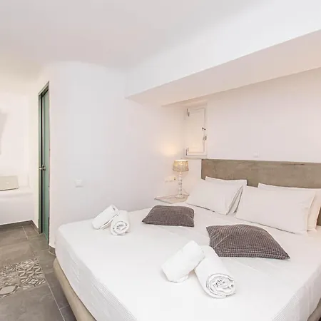 Peristeronas Village Hotell 3*