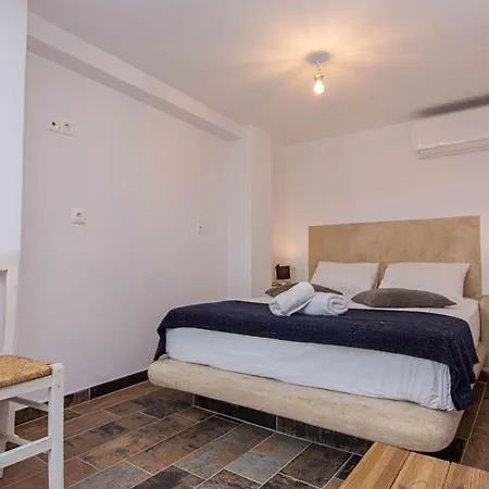 Peristeronas Village Klouvas