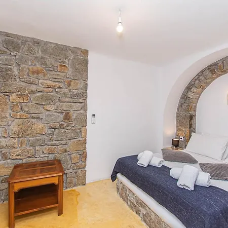 Peristeronas Village Hotell 3*