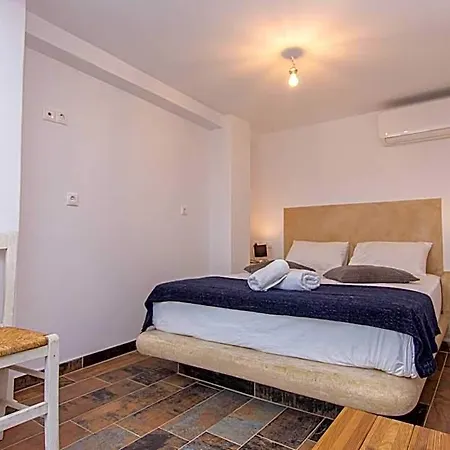 Hotel Peristeronas Village 3*