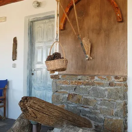 Peristeronas Village 3*