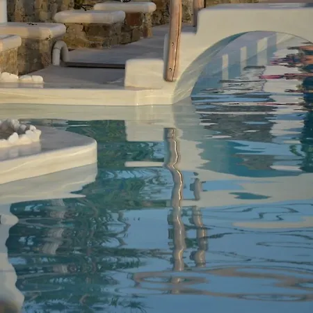 Peristeronas Village Hotel 3*