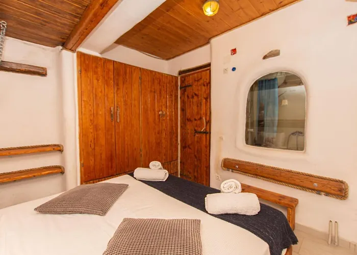 Peristeronas Village 3* Klouvas