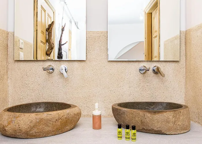 Peristeronas Village Hotel