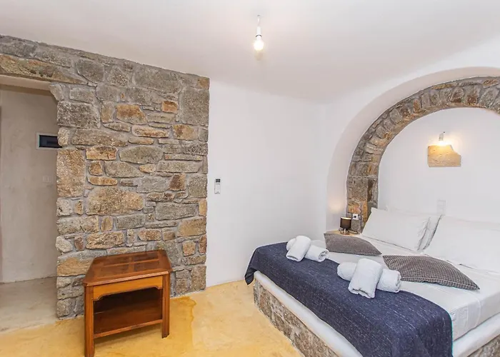 Peristeronas Village Hotel 3*