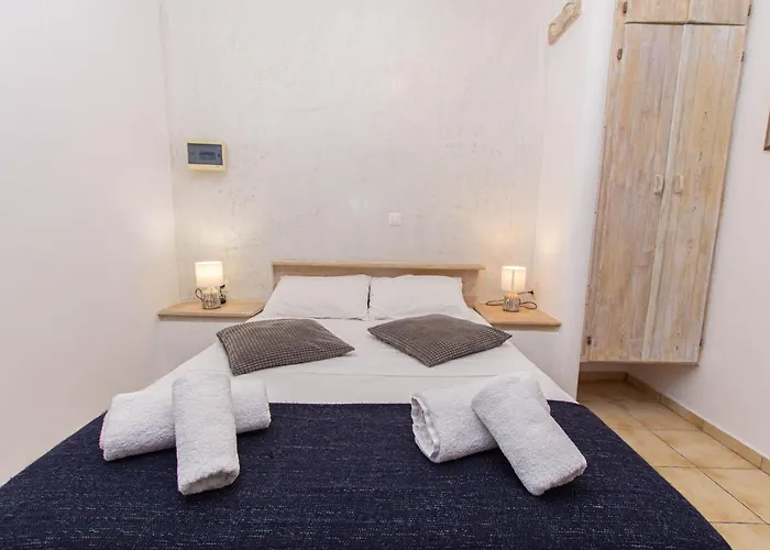 Peristeronas Village Klouvas