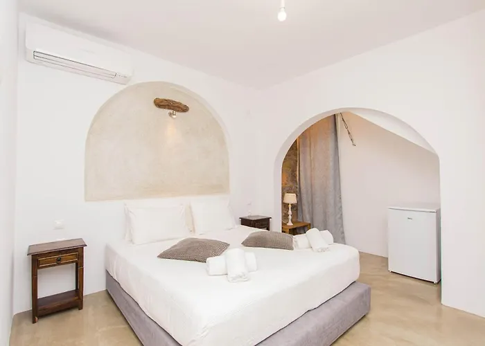 Peristeronas Village Hotel